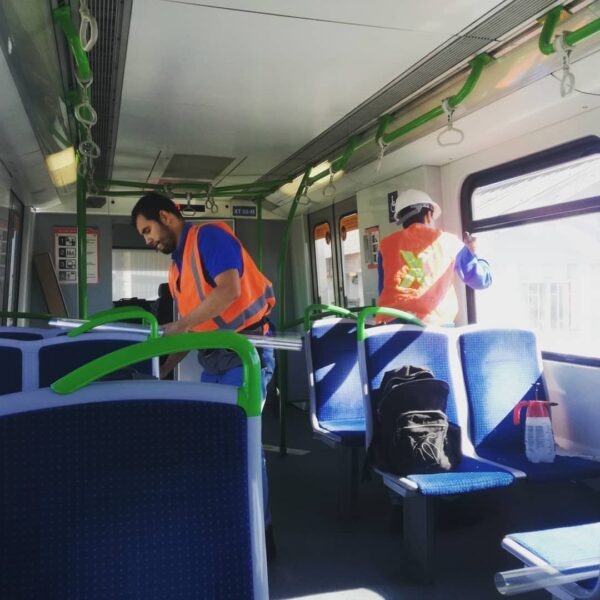 Instalacion de Laminas de Control Solar para Buses y Camiones