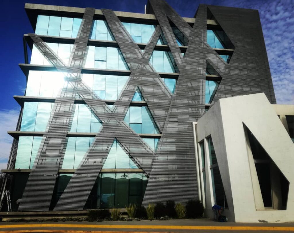 Laminas de Control Solar para Edificios