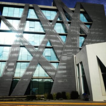 Laminas de Control Solar para Edificios